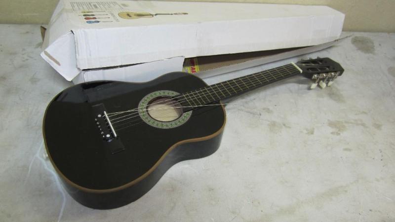 Guitar, broken strings...