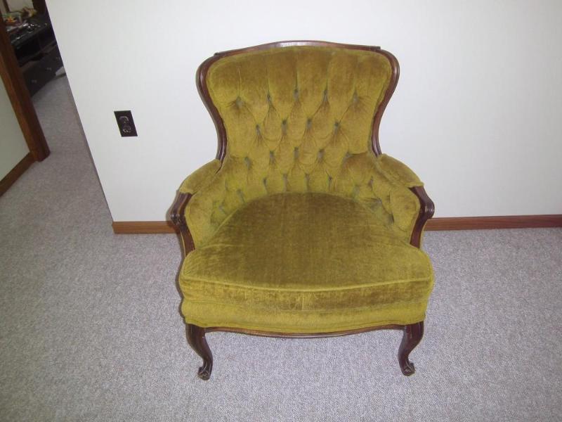 lot 102 image: Antique Chair...