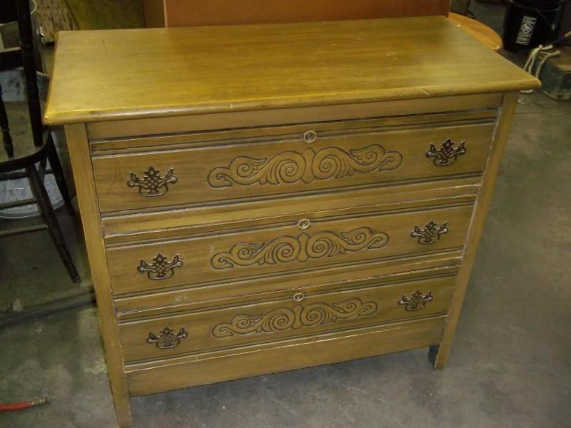lot 104 image: Antique 3 Drawer Dresser...