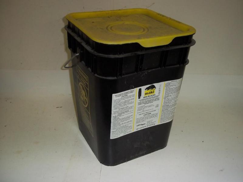 lot 111 image: 30 LB Bucket of Mini Blocks of Rat ...