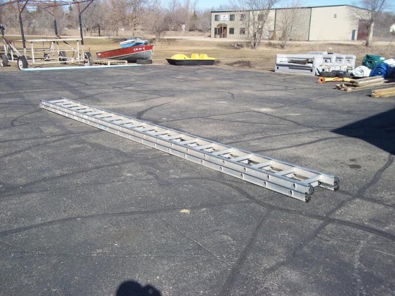lot 12 image: D540-2 40ft Type IA Aluminum D-Rung...