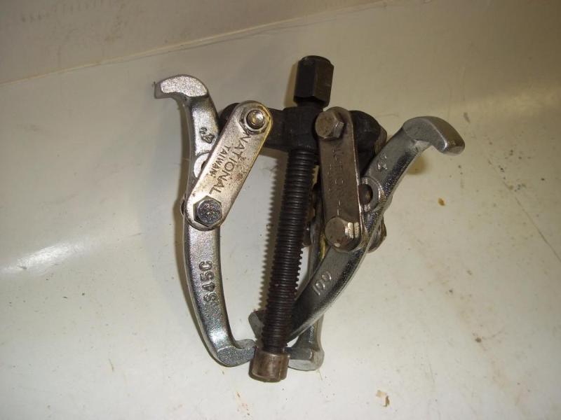 lot 139 image: Gear Puller...