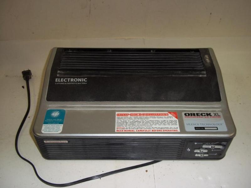 lot 156 image: Oreck XL Professional air purifier...