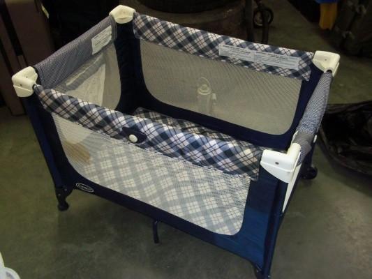 lot 16 image: Pack N Play Playpen...