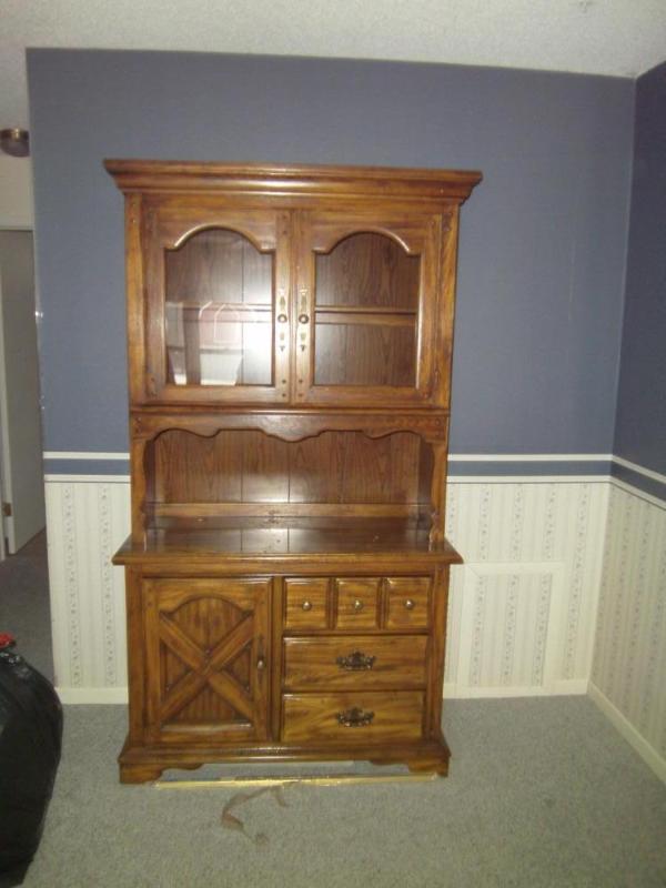 lot 164 image: China Hutch...