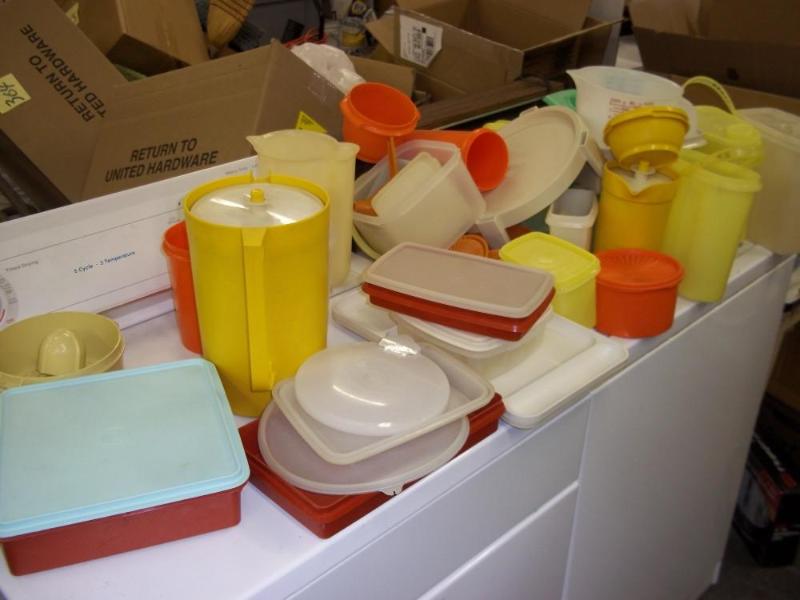 lot 180 image: Large Assortment of Tupperware...
