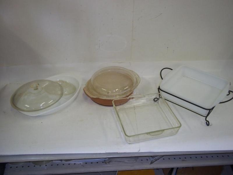 lot 185 image: Glass Baking Dishes...