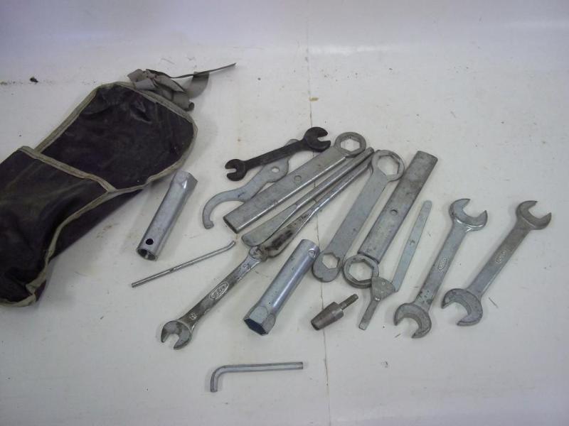 lot 215 image: Lot of Miscellaneous wrenches...