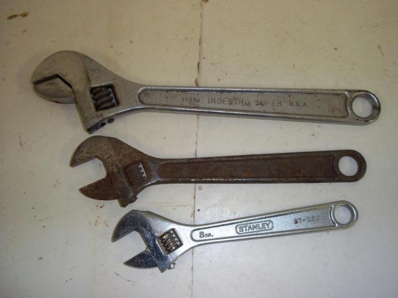 lot 216 image: Set of 3 Crescant Wrenches...