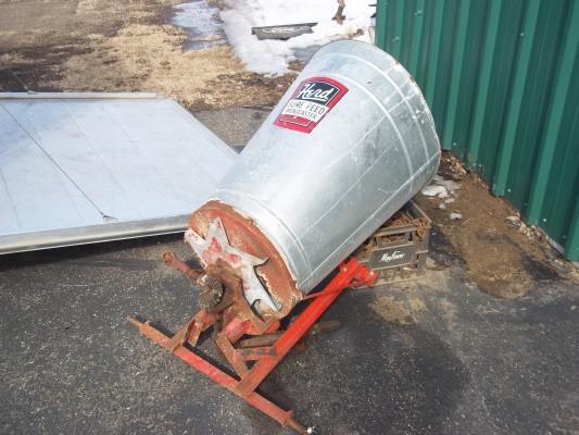lot 22 image: Sure-Feed 3 Point Hitch Broadcaster...