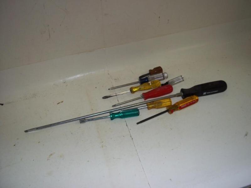 lot 227 image: Assortment of Screw Drivers...