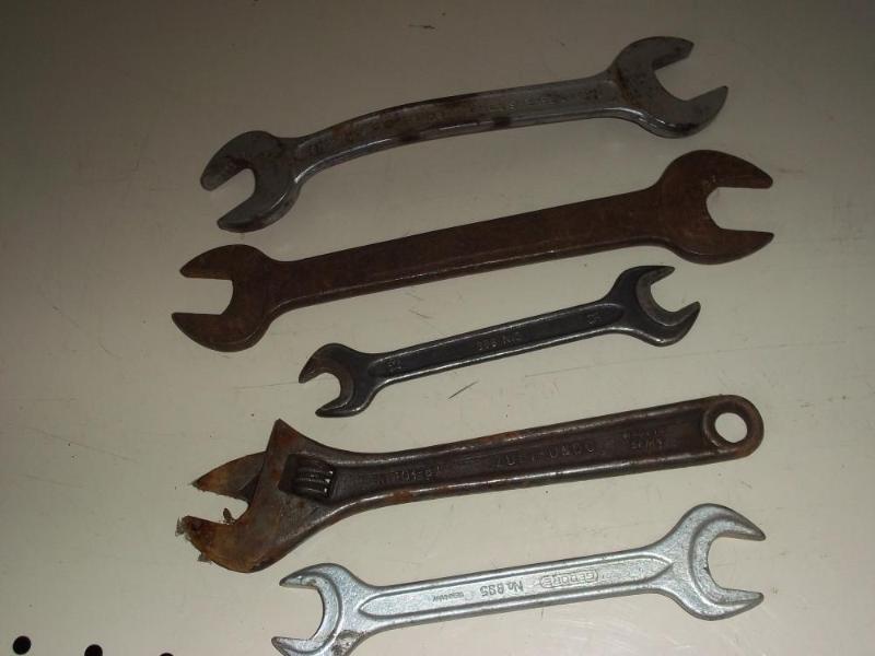 lot 239 image: 5 Wrenches...