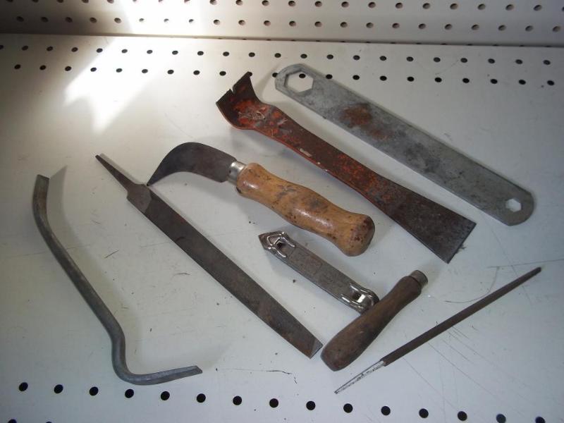 lot 250 image: Pry bars and files...