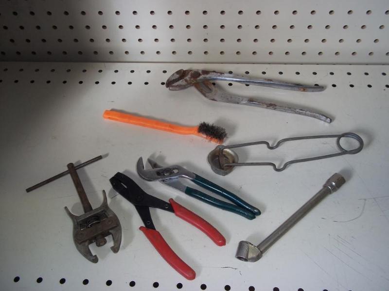 lot 252 image: Miscellaneous Tools...
