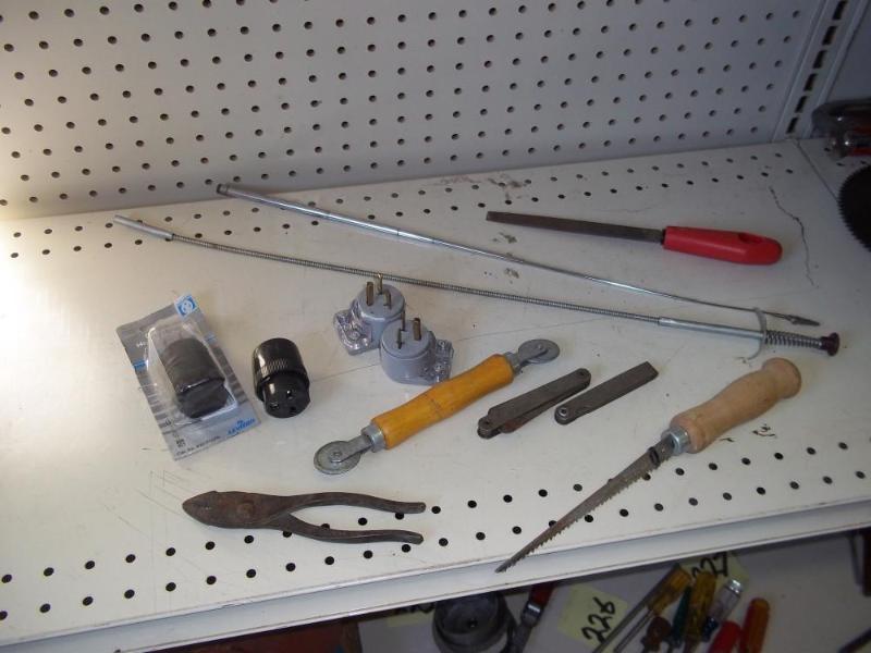 lot 258 image: Miscellaneous tools and part reache...
