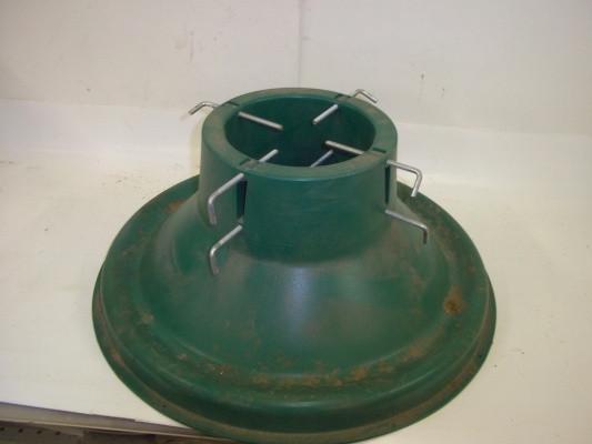 lot 26 image: Christmas Tree Stand...