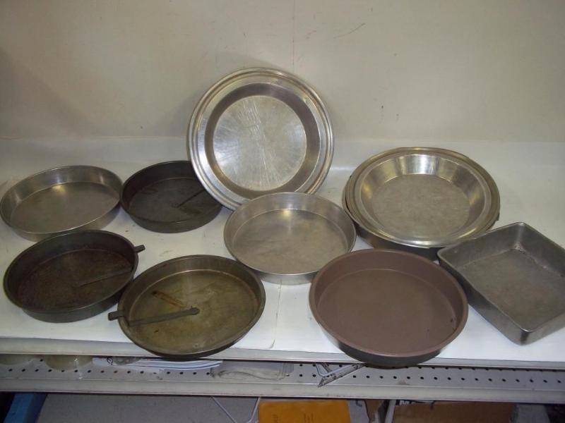 lot 273 image: Assortment of Pie Tins and Cake Pan...