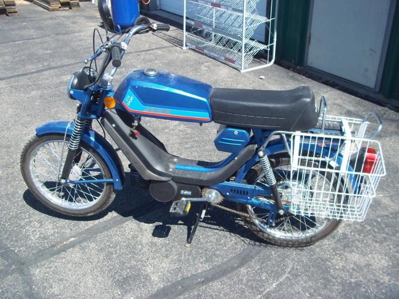 lot 3 image: 1989 Jawa Moped      1989   Model ...