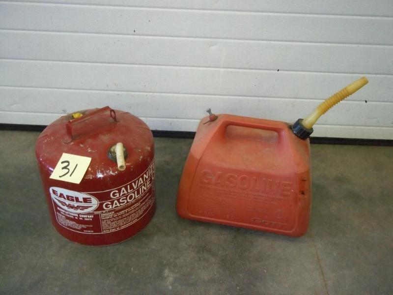 lot 31 image: Pair of 5 Gallon Gas cans one plast...