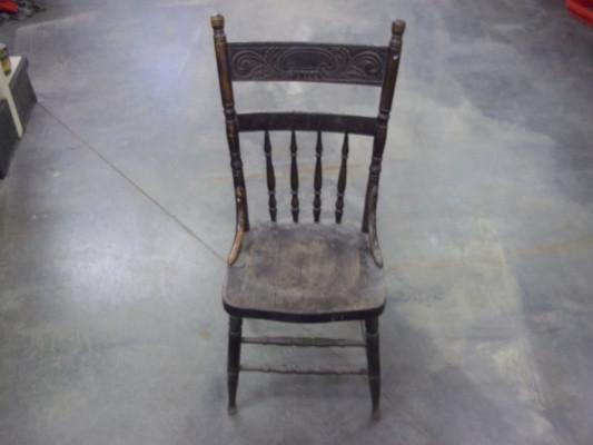 lot 40 image: Antique Chair...