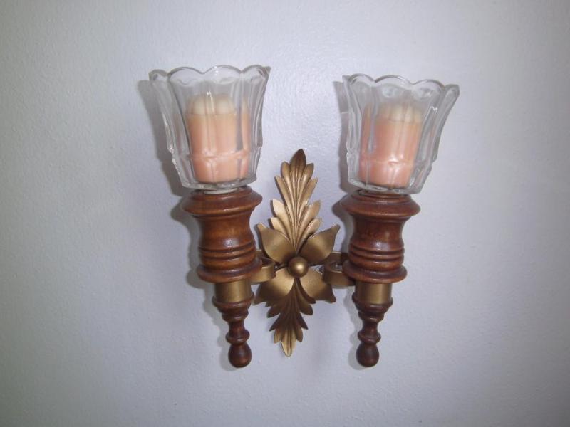 lot 73 image: Candle wall hanging...