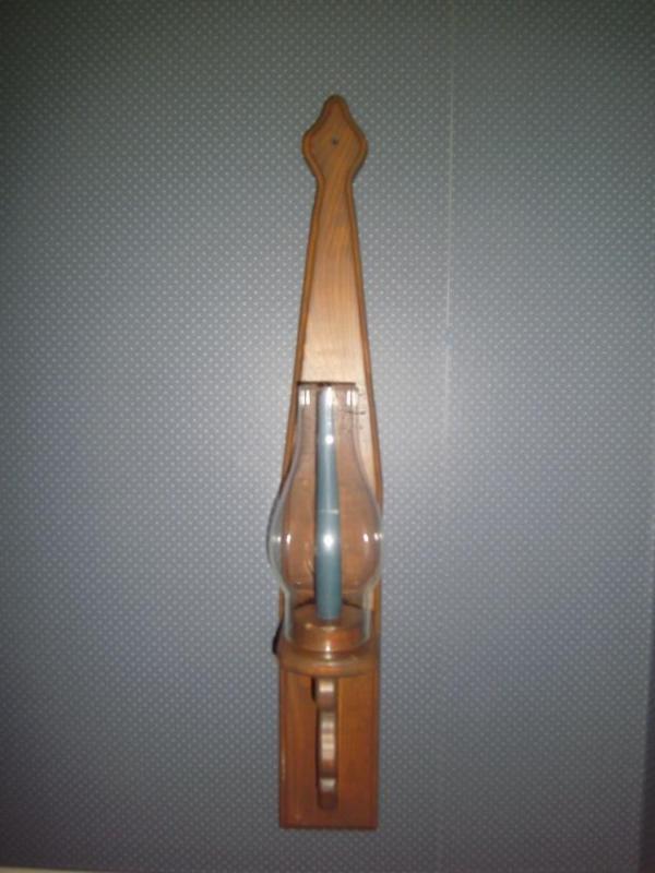 lot 81 image: Candle wall decor...