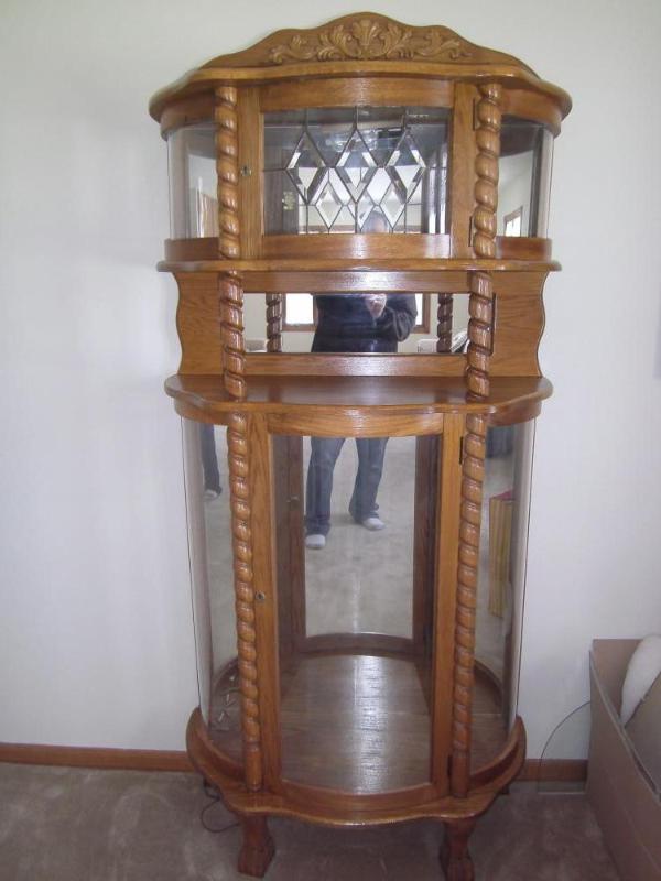 lot 89 image: 3 Shelf Curio Cabinet...