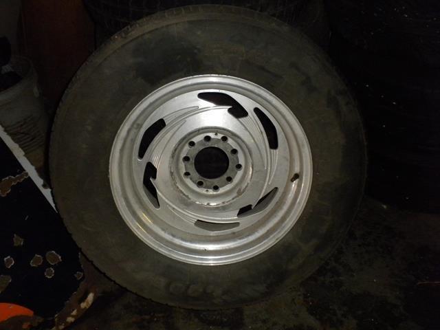 lot 3 image: Set of Wheels  Rims 11" x 17&...