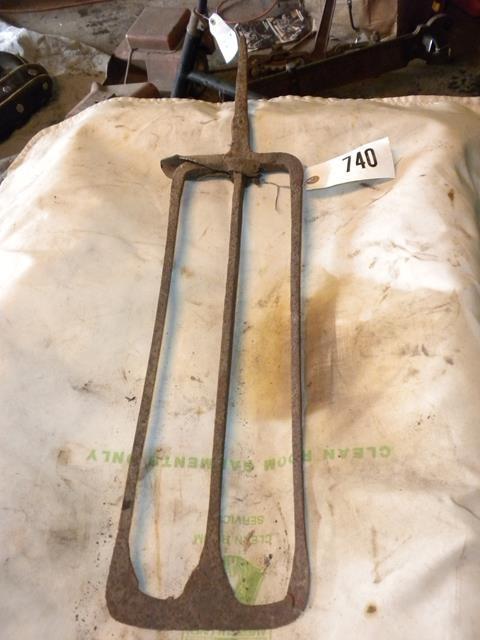 lot 39 image: Antique Mixing Paddle...