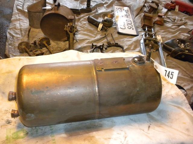 lot 44 image: Antique Copper Tank For Toilet...