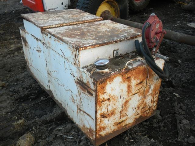 lot 80 image: Fuel Tank w Pump & Tool Box on...