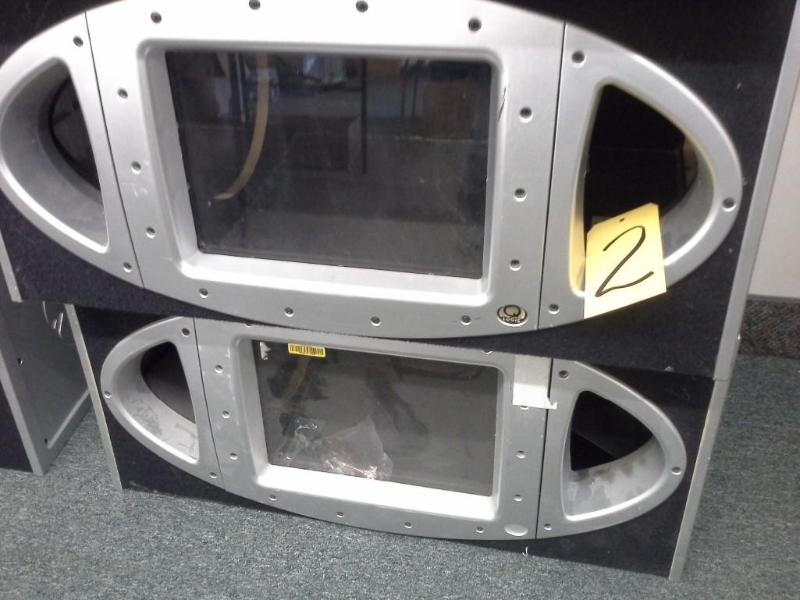 lot 2 image: Q Logic speaker enclosure