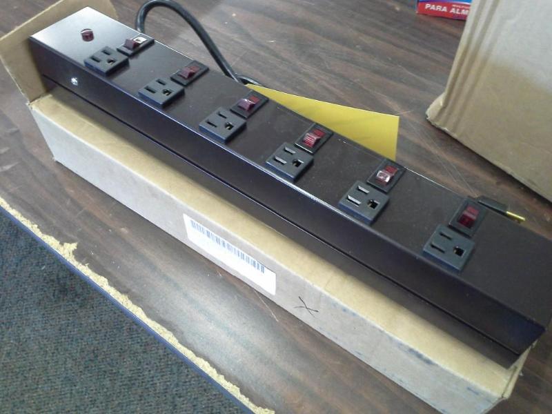 lot 39 image: FSCMMFR  power strip