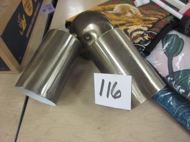 Miscellaneous lot with light fixtur...