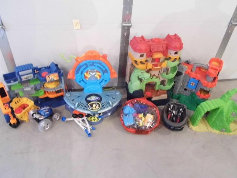 lot 23 image: Huge Box of Toys - 24" x 24&qu...
