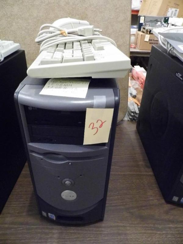 lot 32 image: Dell Dimension 4600 - Intel Pentium...