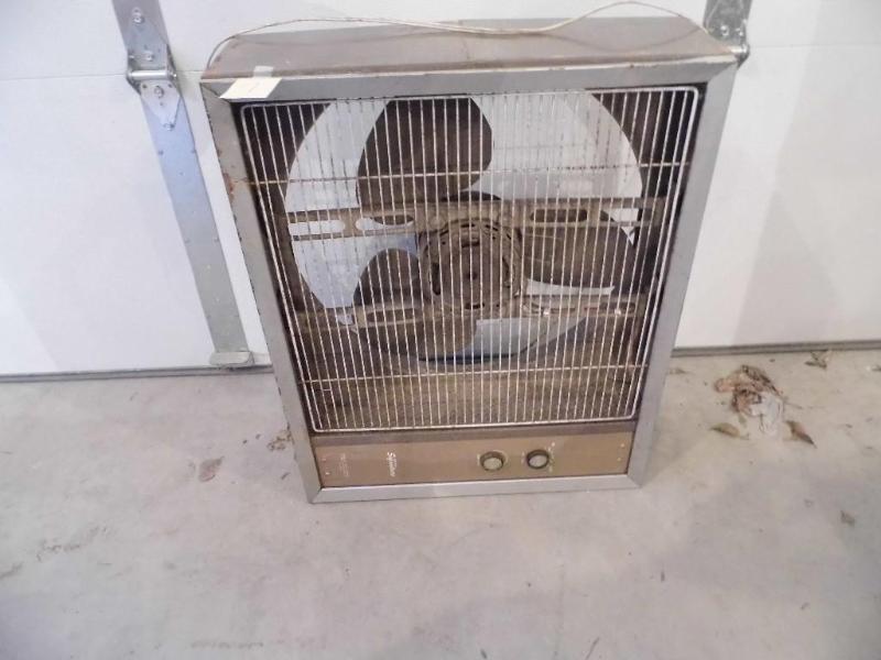 lot 7 image: Exhaust Fan - Wards Signature 1.3 A...