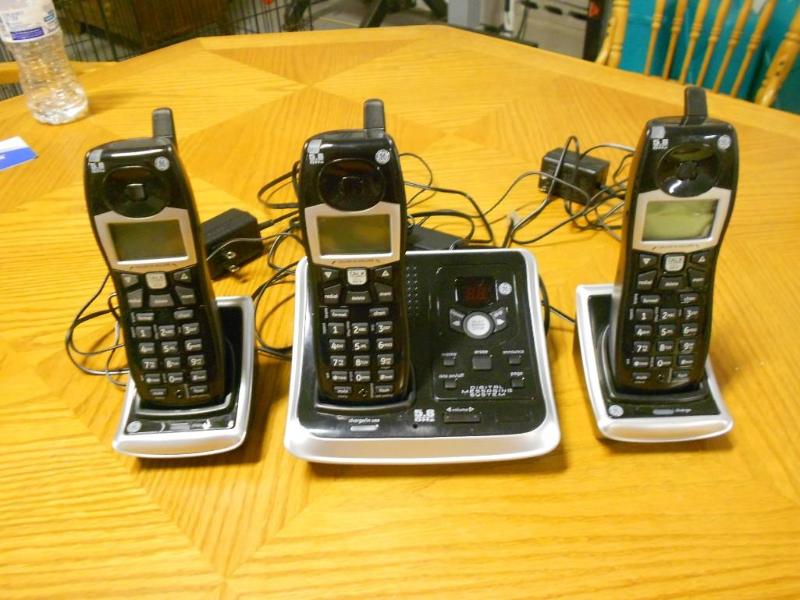 lot 15 image: GE Digital Messaging System with 5....