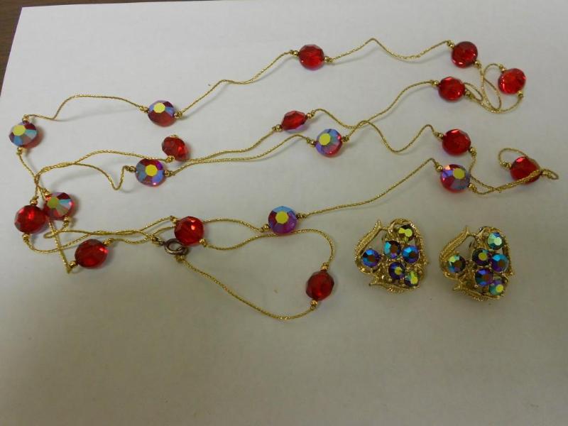 lot 33 image: Red &amp Gold necklace with a pair...