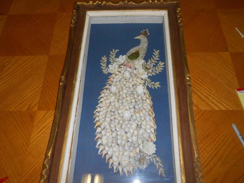 lot 7 image: Exotic Picture of a bird made of Se...