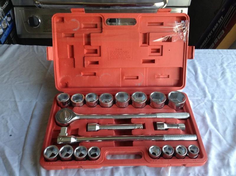 lot 119 image: New ¾ drive ratchet and brea...