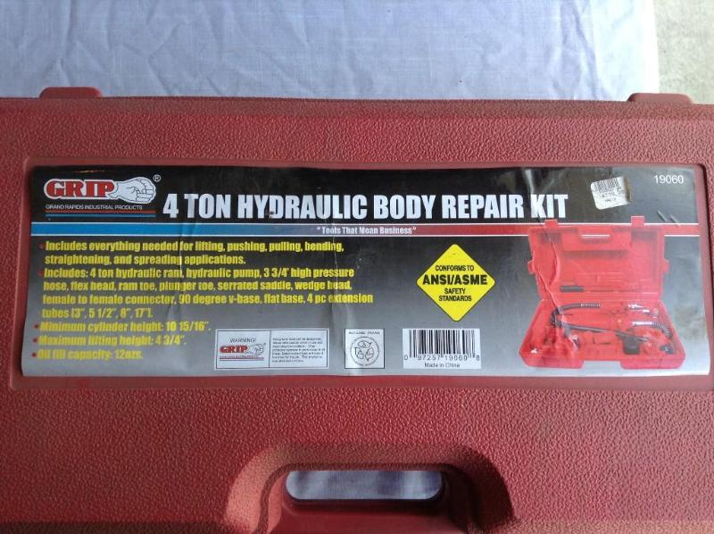 lot 120 image: New, open box, 4 ton hydraulic body...