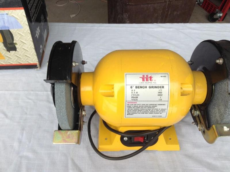 lot 55 image: Bench Grinder dual 6" wheels,&...