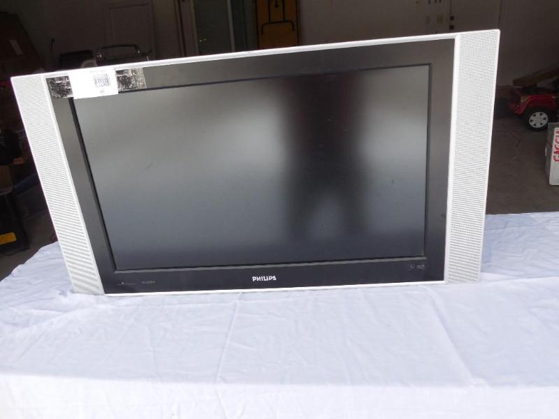 lot 59 image: Phlips 37 inch flat panel widescree...