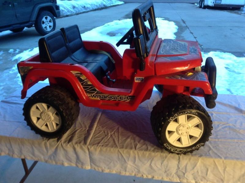 lot 71 image: Power Wheels by Fisher Price, ...