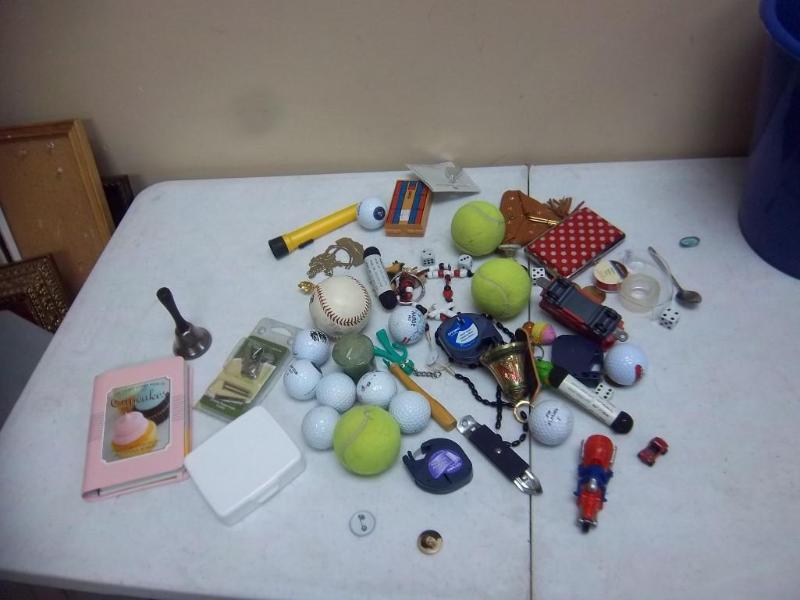 lot 123 image: Various Items Lot With Golf Balls...