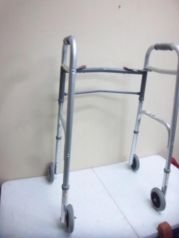 lot 129 image: Folding adjustable Walker With Whee...