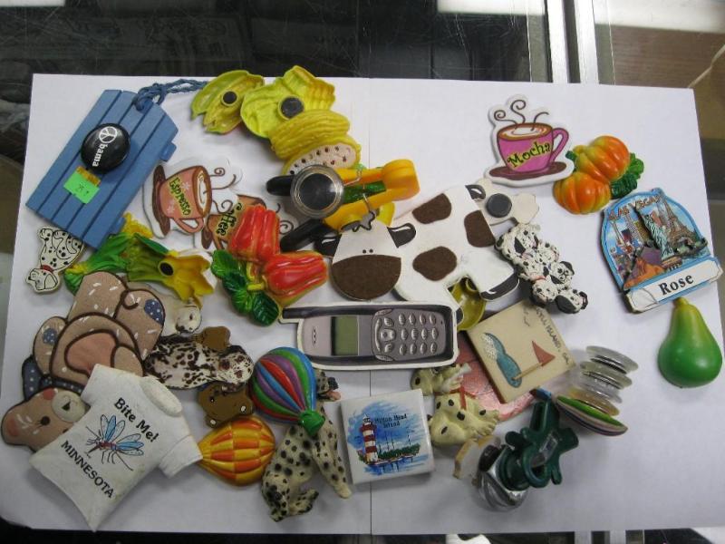 lot 135 image: Lot Of Magnets ...