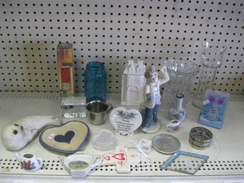 lot 143 image: Lot Of Various Glass Household Deco...