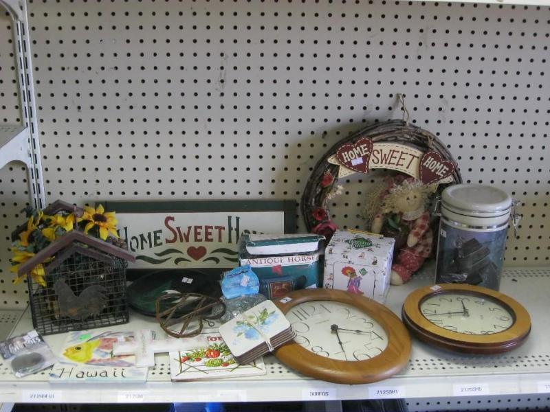 lot 145 image: Lot Of Household Decorative Items...